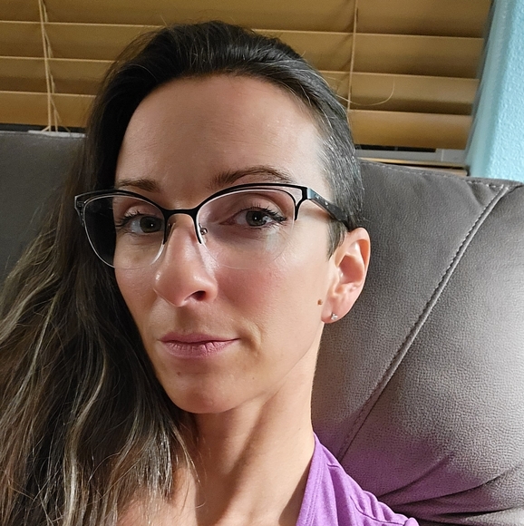 Meet your Posher, Effie - Picture 2 of 2